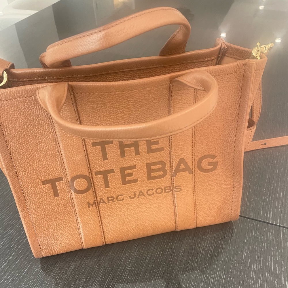 Marc Jacobs Brown Leather Tote!